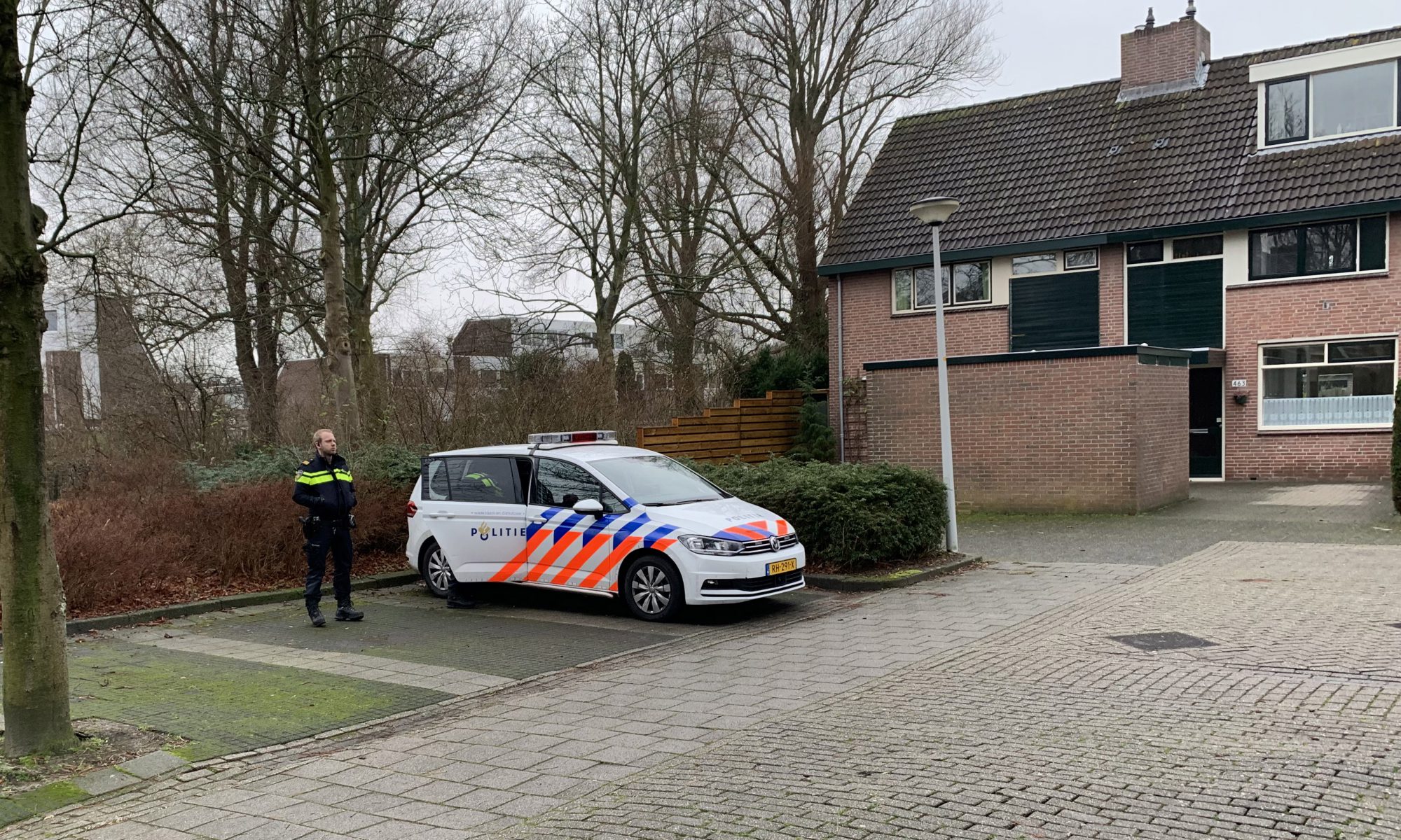 Onbekenden dumpen vat in achtertuin in Alkmaar