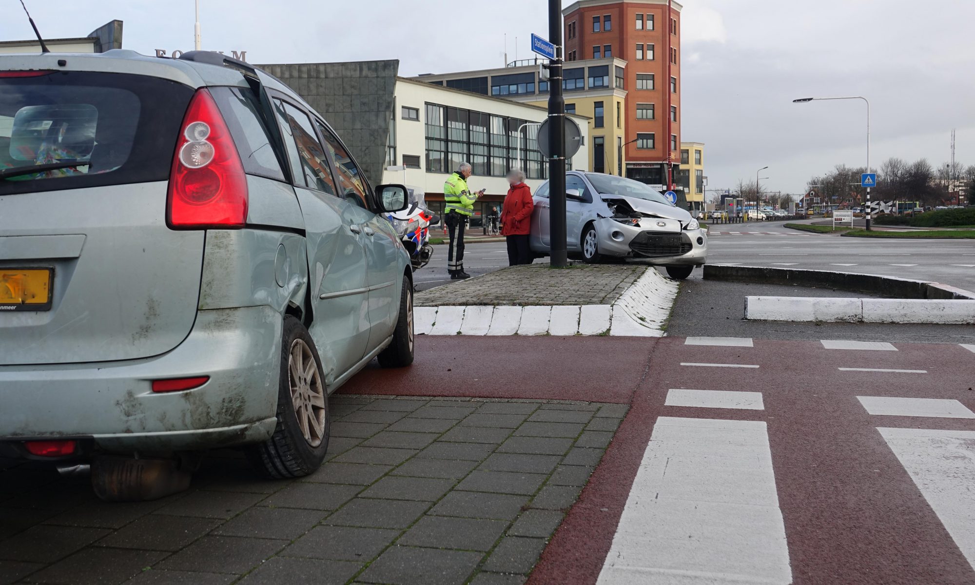 Veel schade bij ongeval Zuidtangent in Heerhugowaard