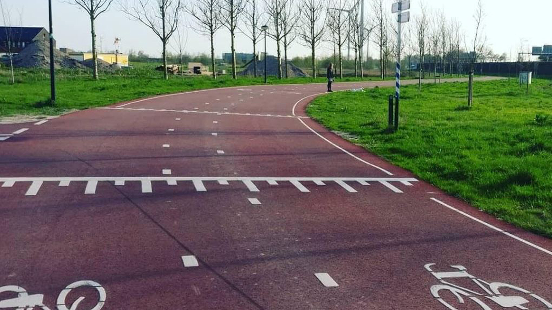 Doorfietsroutes, fietsstallingen en minder barrières