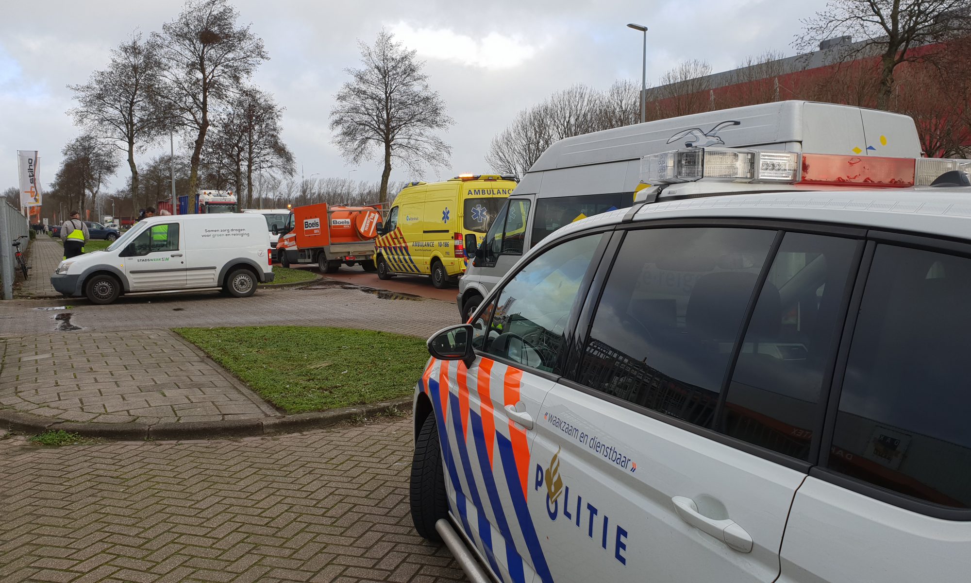 Fietser gewond geraakt bij ongeval door harde wind