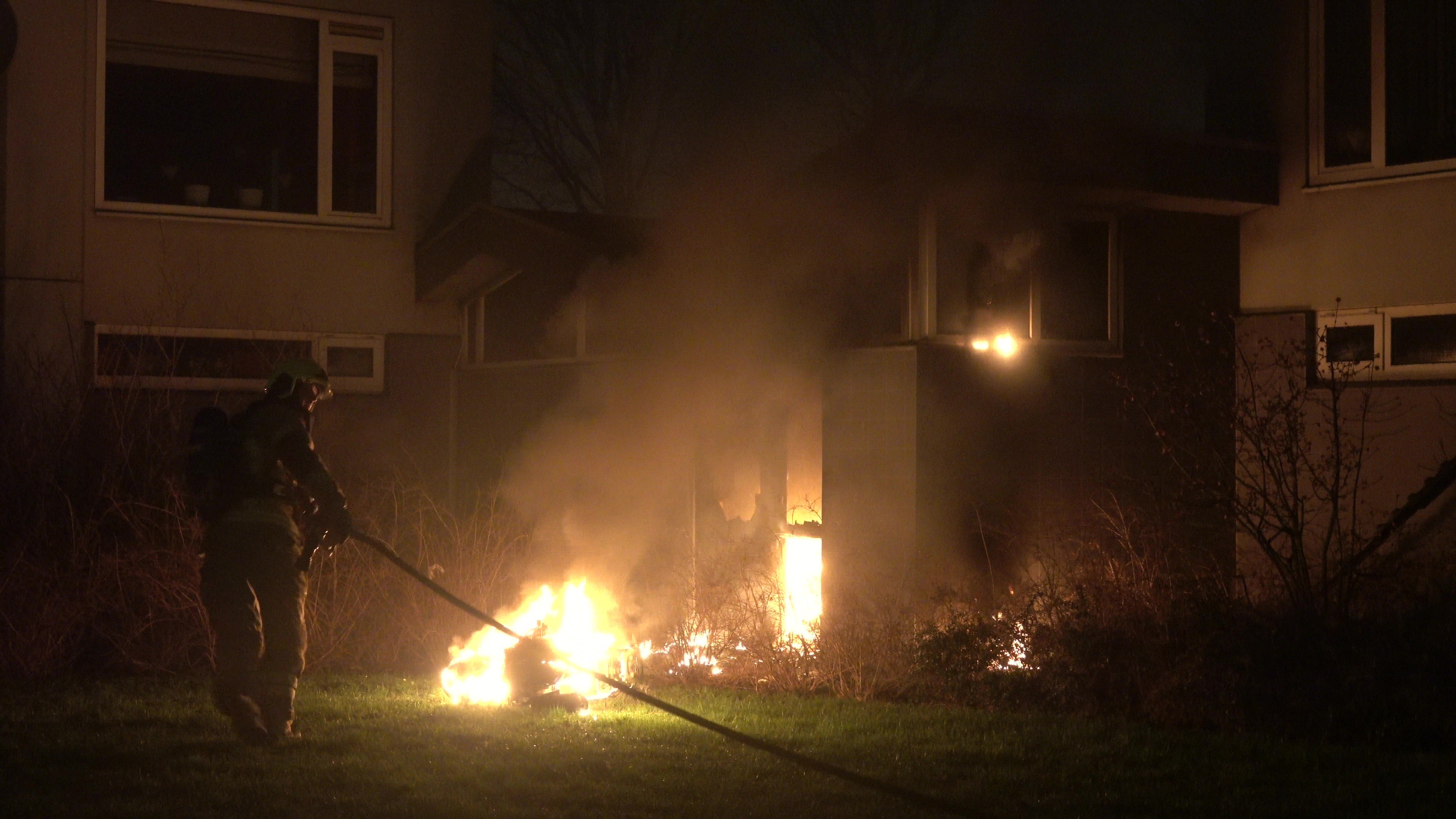 In Alkmaar gemelde woningbrand blijkt in brand staande scooter te zijn