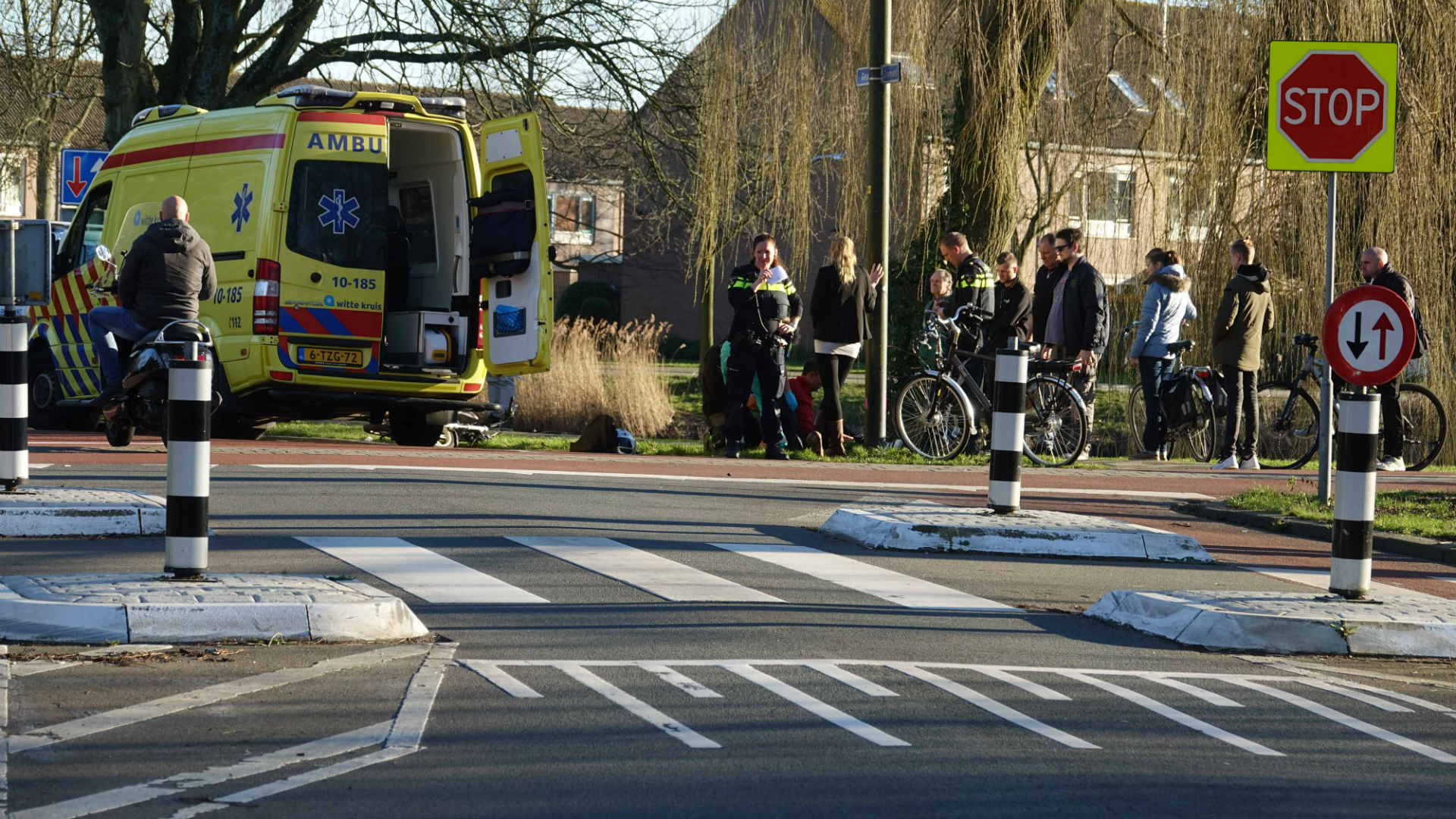 Bromfietser gewond bij ongeval op Middenweg in Heerhugowaard