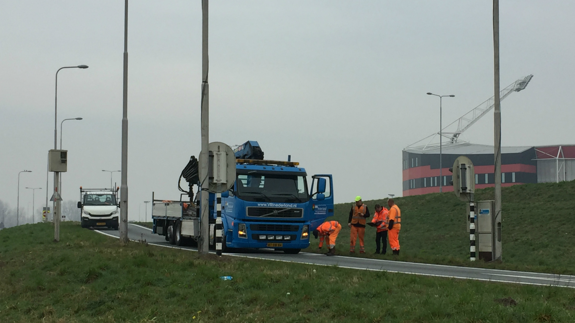 Doseerlicht moet zorgen voor minder drukke rotonde bij Smaragdweg