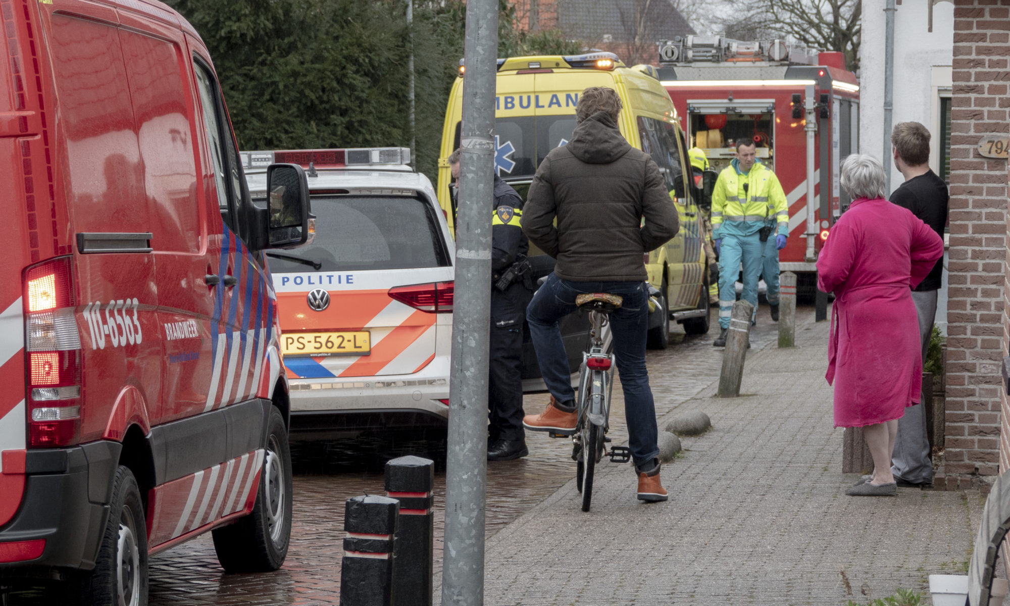 Brandje tijdens klussen zorgt voor commotie in Dorpsstraat Oudkarspel