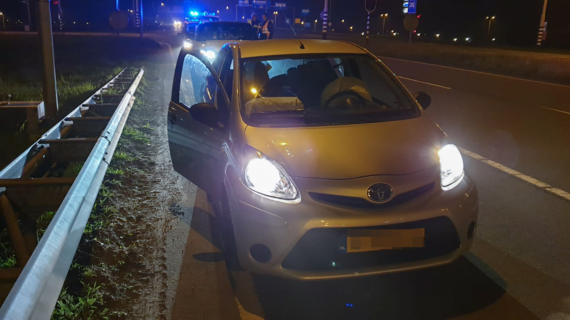 Flinke schade na raken verhoogde middenberm Nollenweg