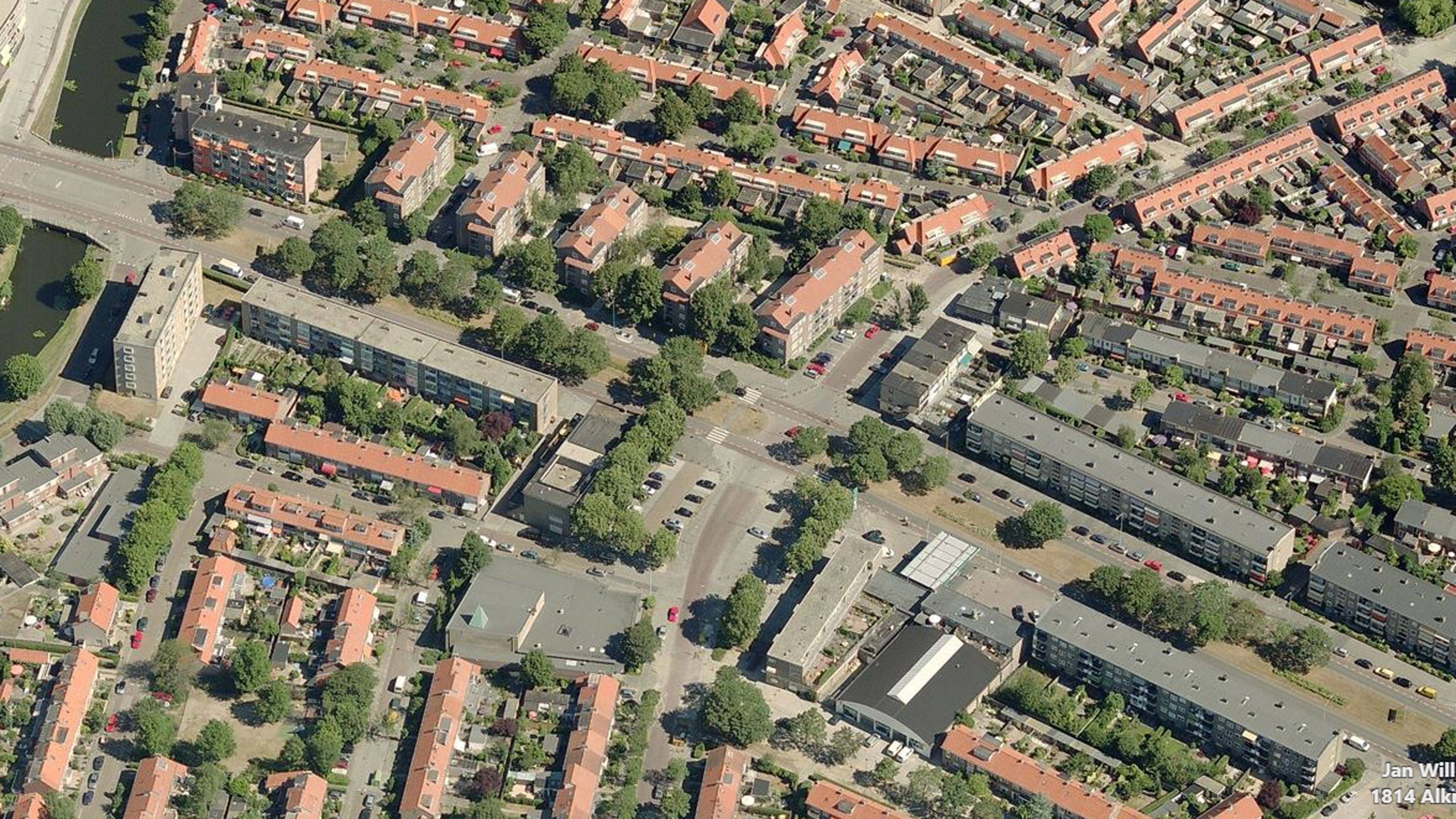 Geen blauwe parkeerzone bij winkelcentrum Willem de Zwijgerlaan