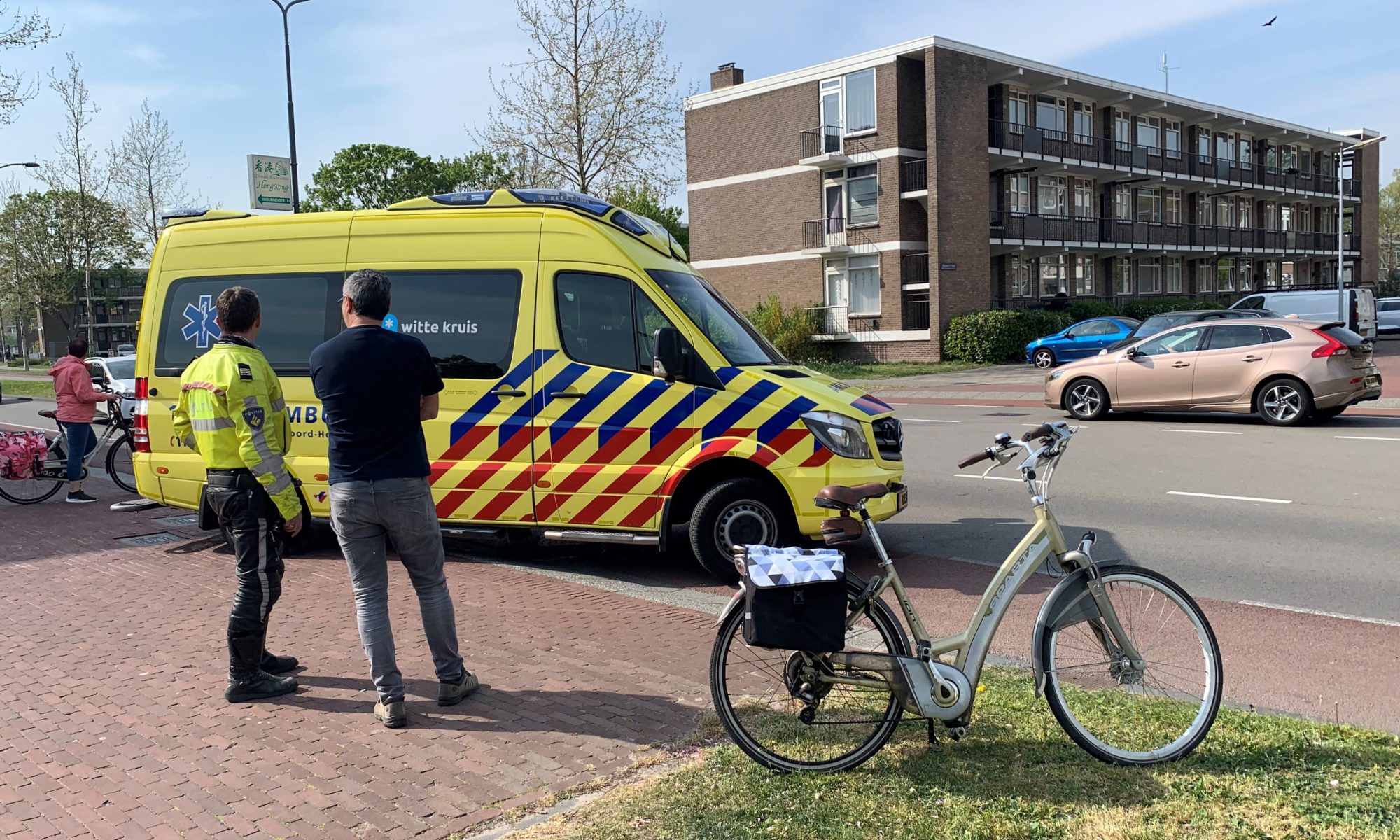 Fietser met de schrik vrij na aanrijding Koelmalaan