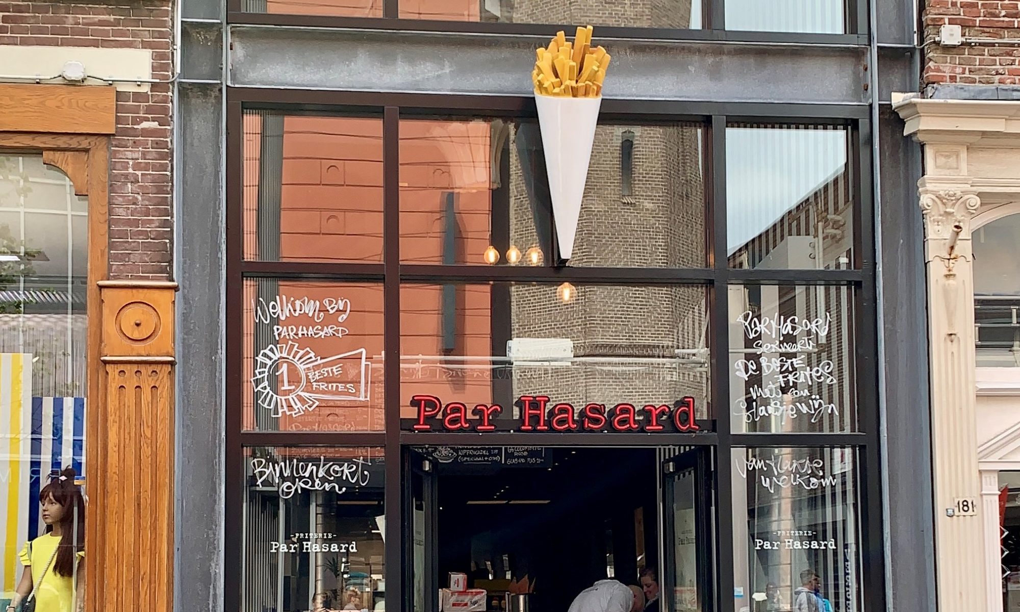 Gratis 'beste friet van Amsterdam' bij opening Par Hasard