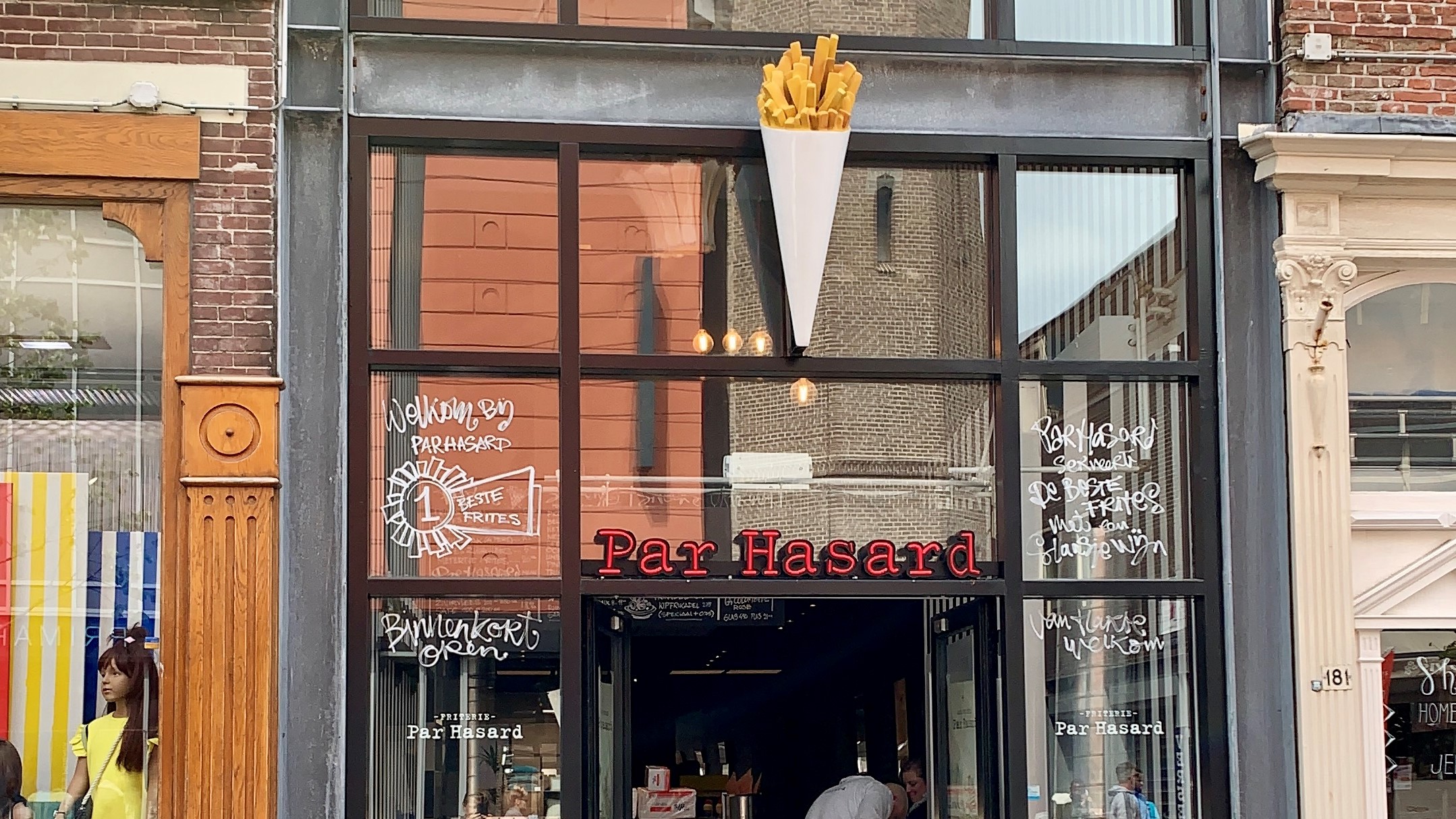 Gratis 'beste friet van Amsterdam' bij opening Par Hasard