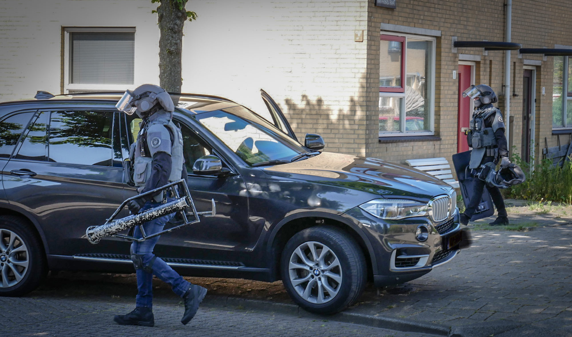 Inzet arrestatieteam voor verwarde man in woning Navarastraat Alkmaar