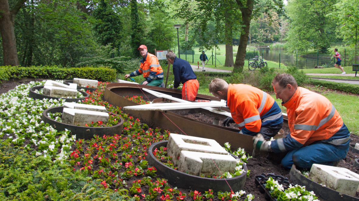 Alkmaarse bloemenklok weer fleurig