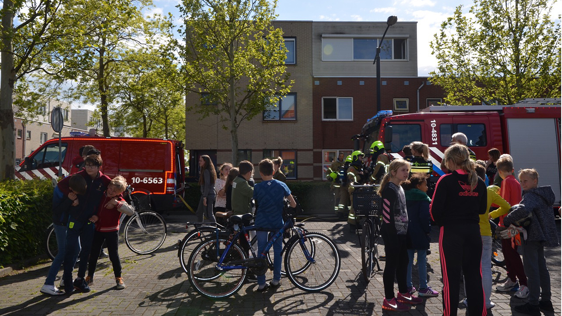 Brand in huis aan Cornelia van Arkeldijk, iedereen tijdig buiten