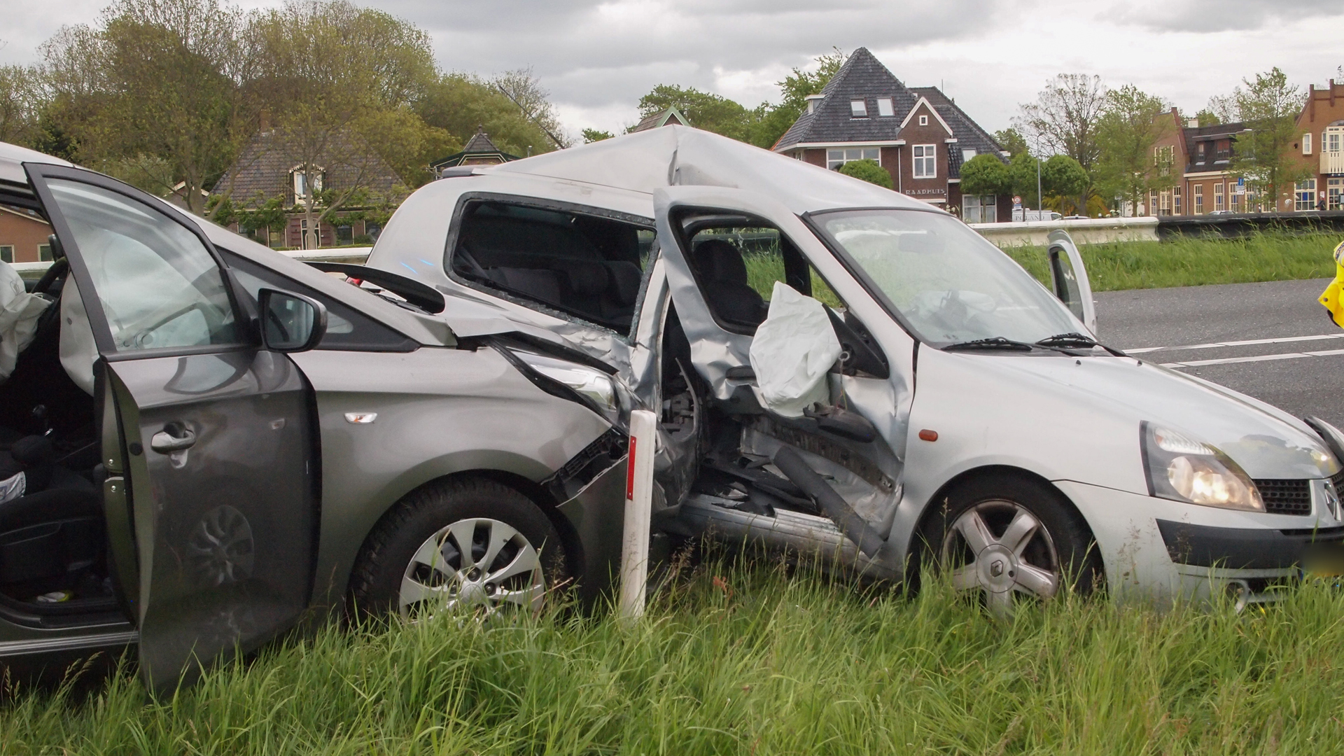 Vier gewonden bij zwaar verkeersongeval op N9 nabij Koedijk