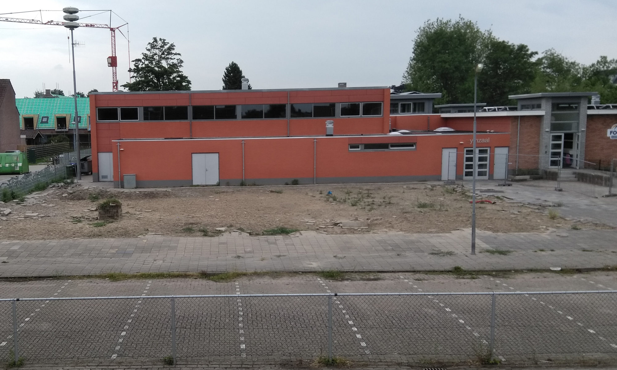 Opnieuw locatie voor het meest besproken object in Stompetoren: de voetbalkooi.