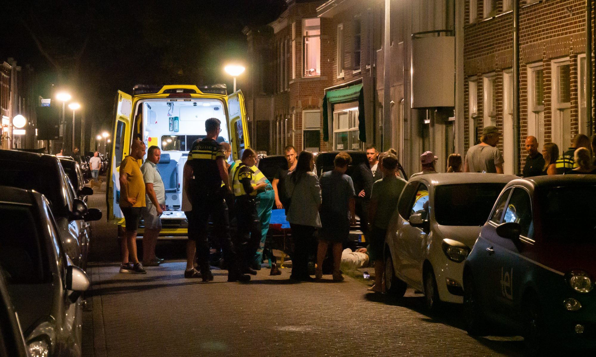 Frontale aanrijding fietser en scooter op Varnebroek in Alkmaar