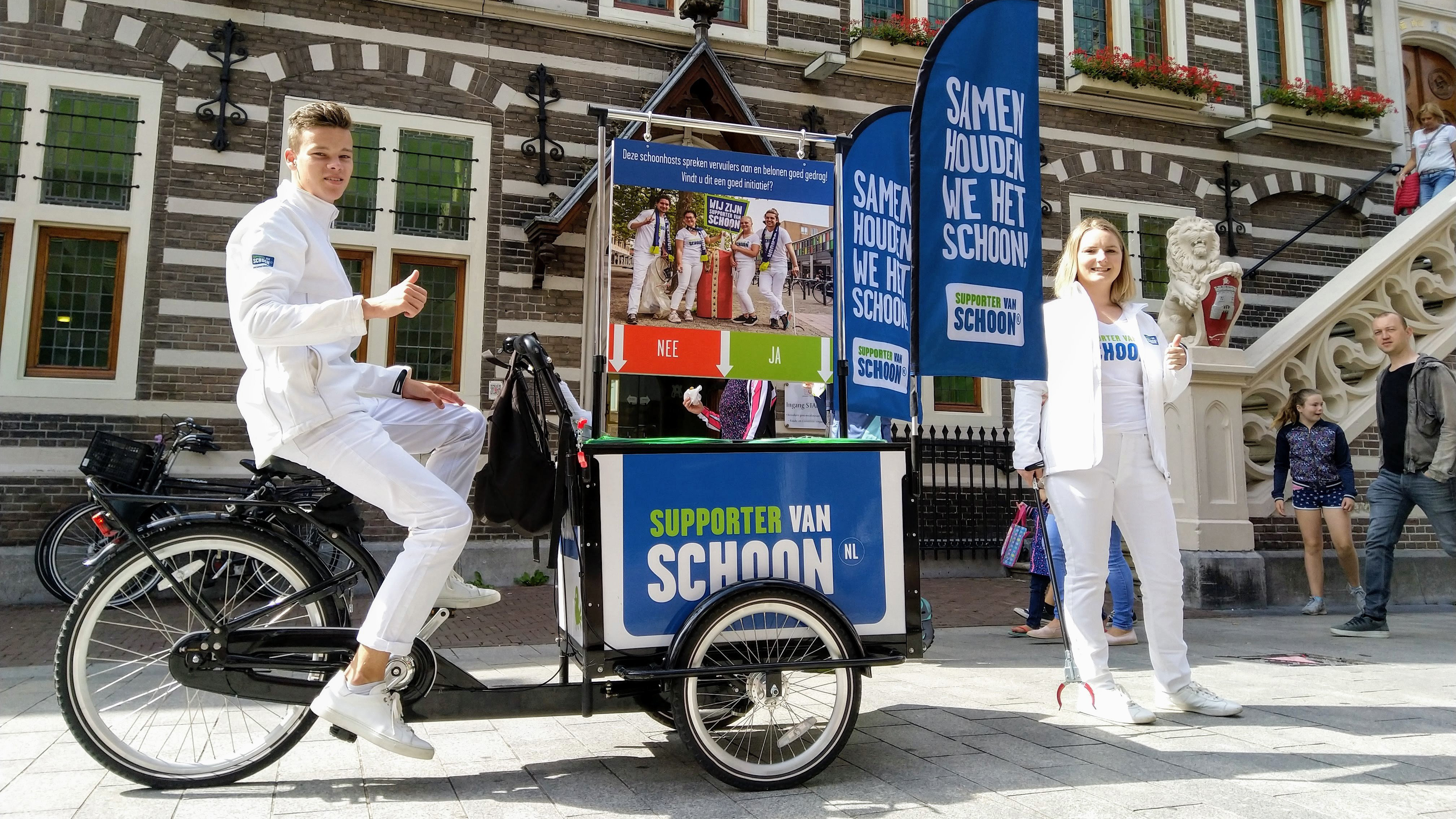 'Schoonhosts' in Alkmaarse binnenstad vanwege verkiezing Schoonste Winkelgebied