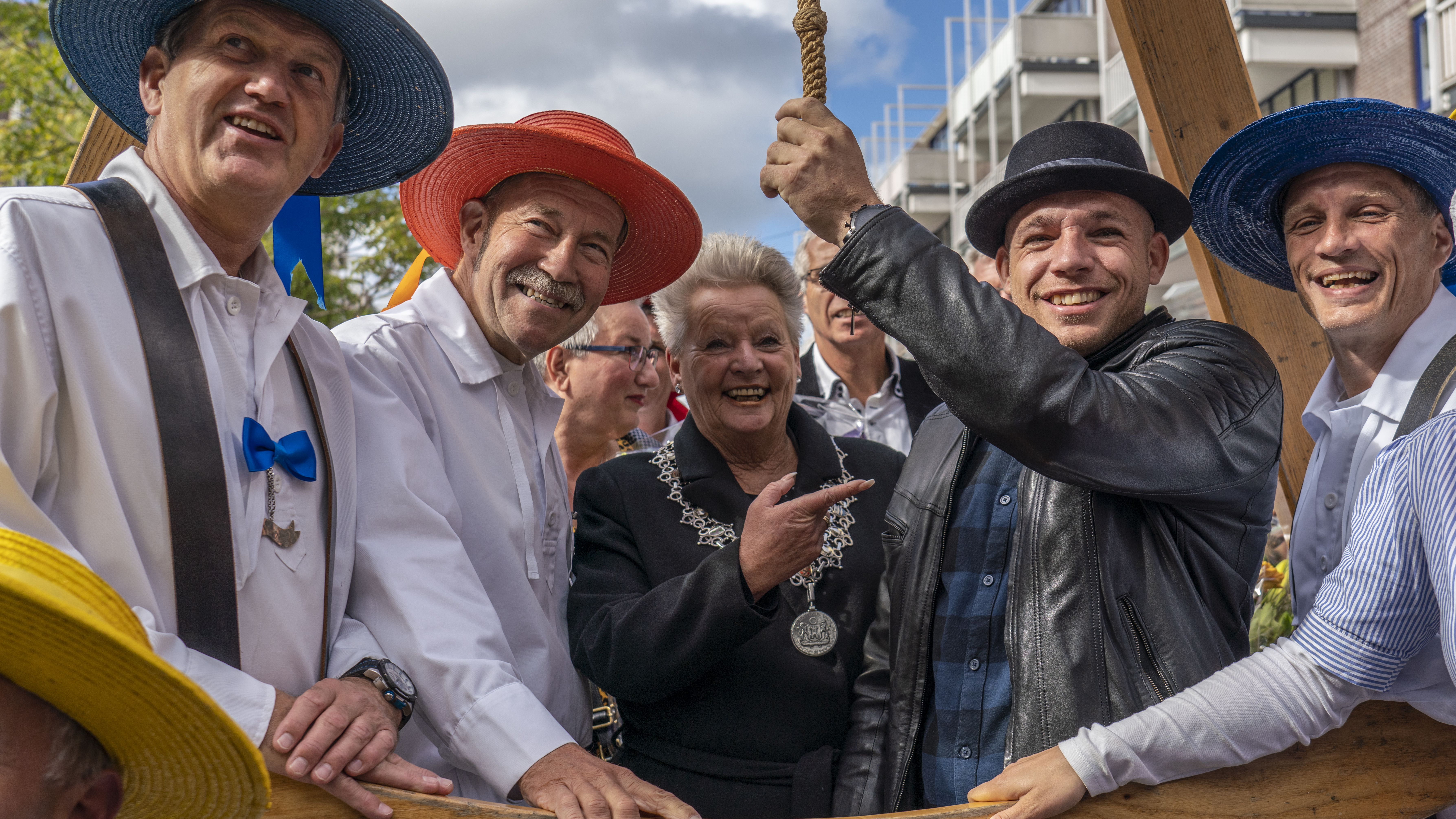 Mike van der Velden met Wij zijn Broer! winnaar Nelson Award