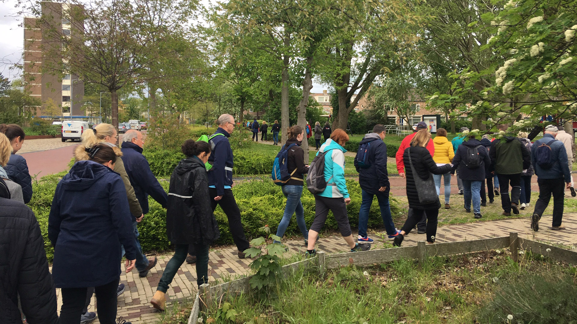 Wandelclub Klaar-mee-Loop-mee start wekelijkse wandeling in Huiswaard