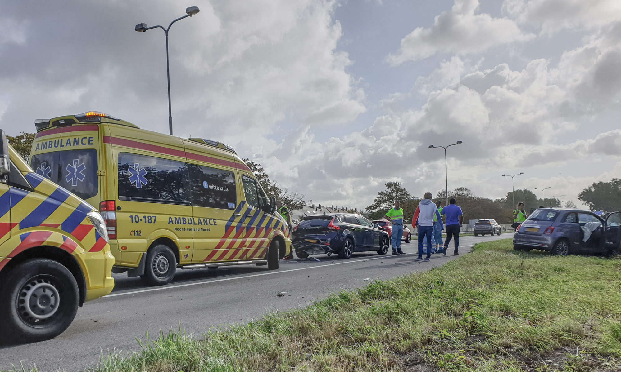 Kop-staartbotsing met lesauto op Heilooër Tolweg bij Alkmaar