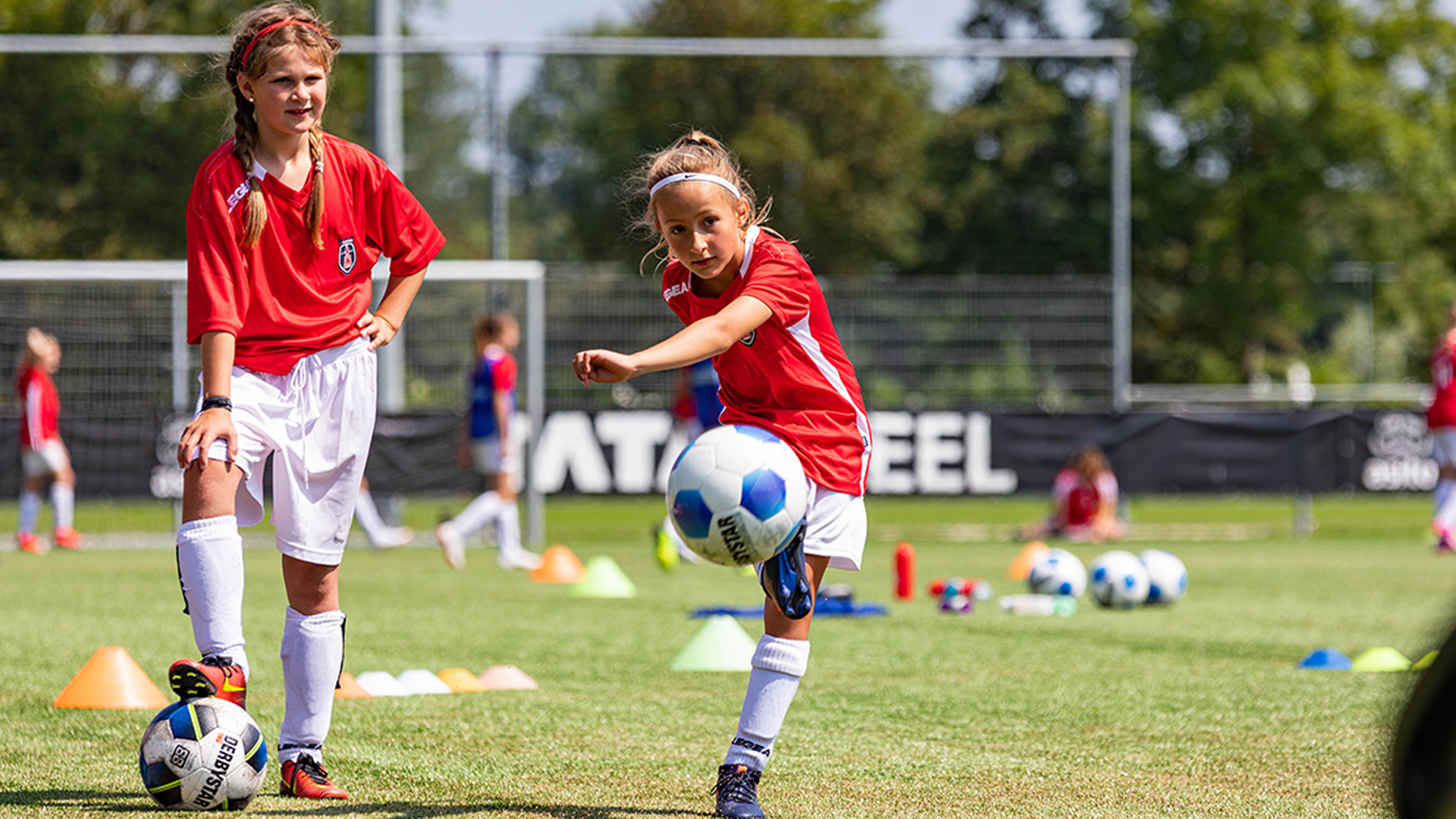 Voetbalkamp voor meiden in de herfstvakantie bij VV Alkmaar