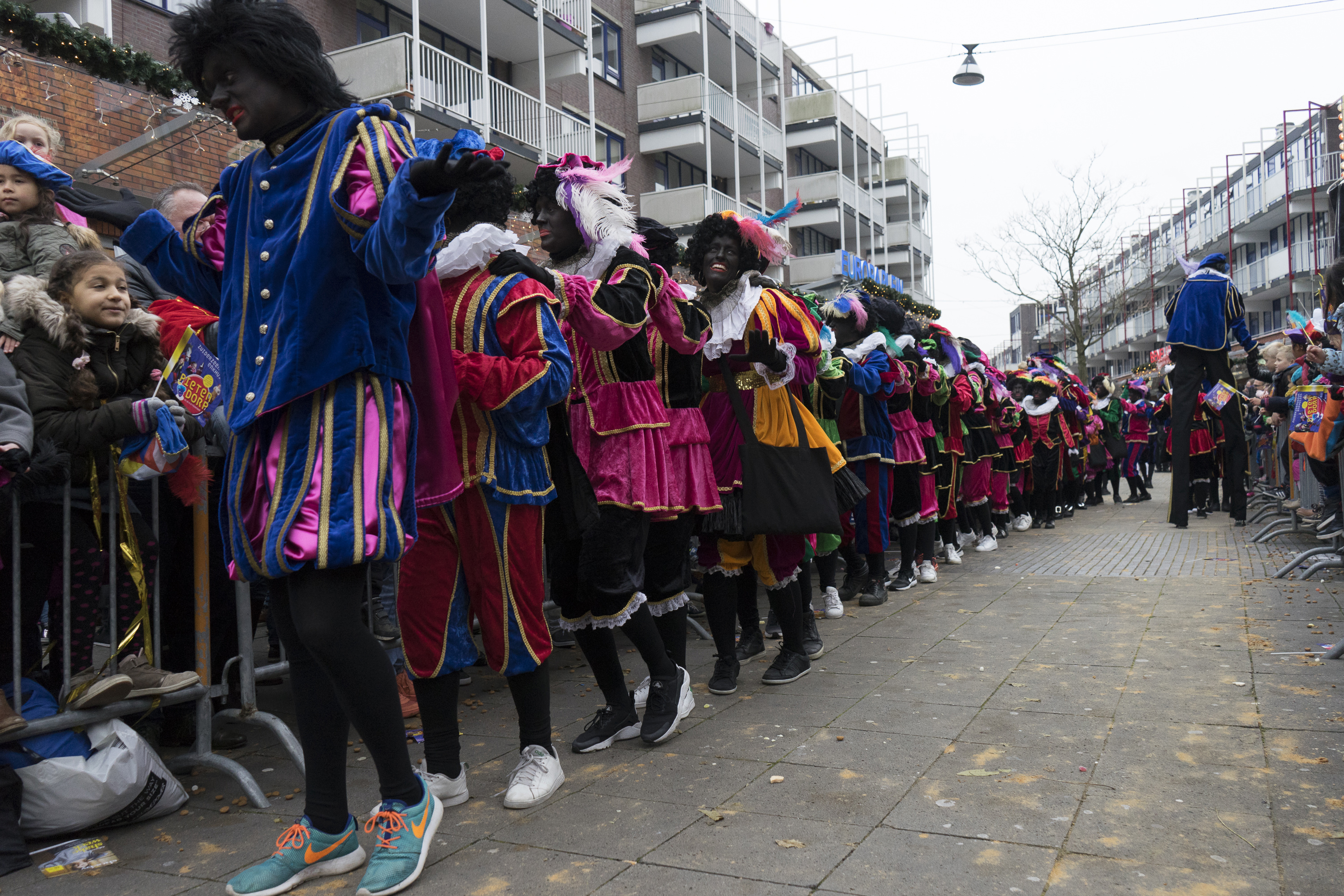 Actiegroep Kick Out Zwarte Piet richt pijlen op Alkmaarse pieten