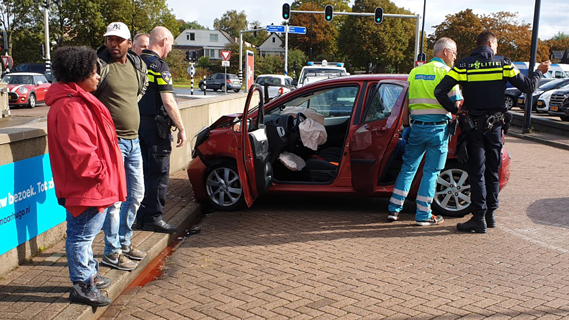 Eénzijdig ongeval zorgt voor overlast op parkeerterrein winkelcentrum Middenwaard