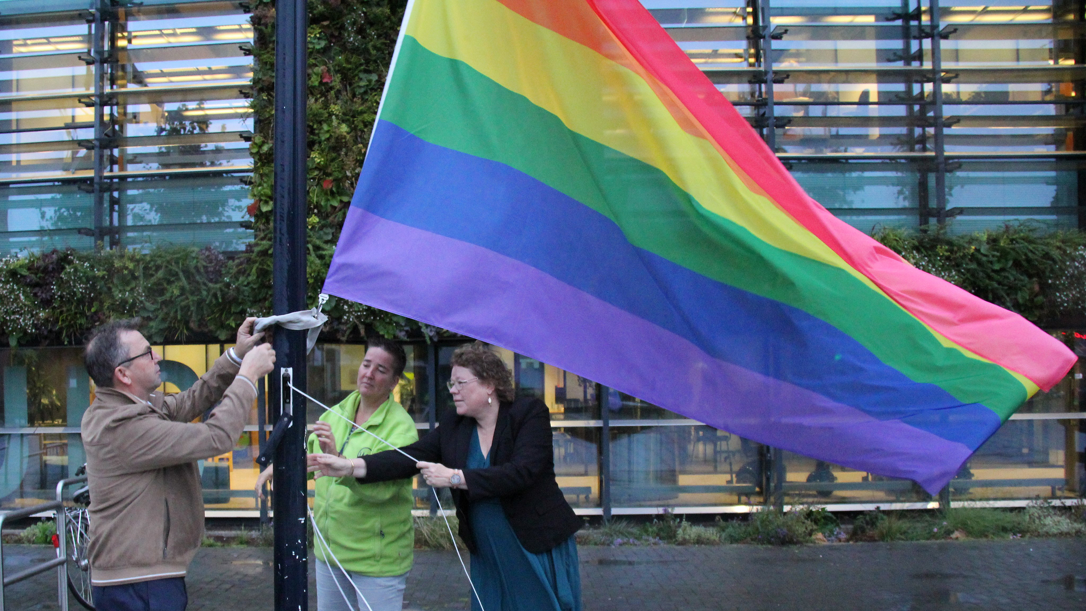 Regenbooggemeente Heerhugowaard heis