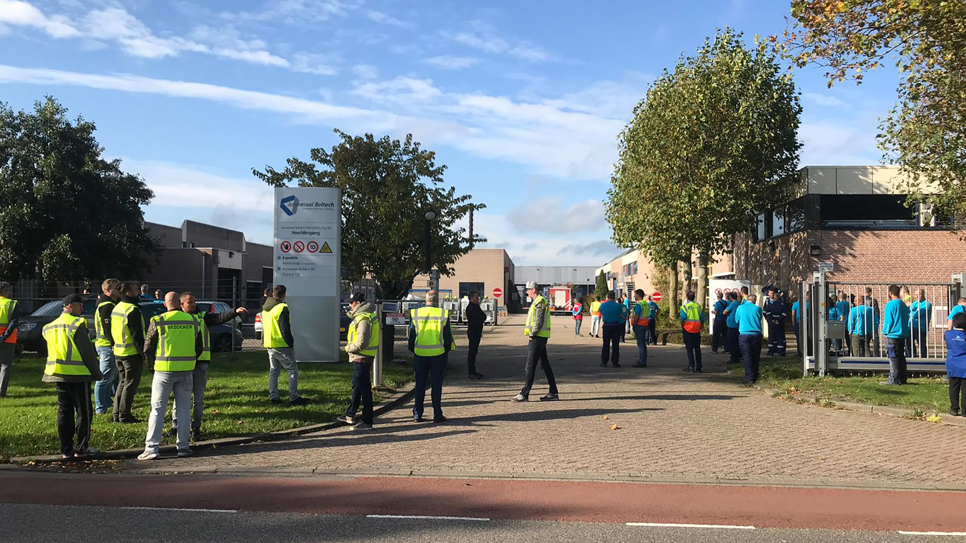 Bedrijf Marconistraat in Heerhugowaard ontruimd na brand in machine