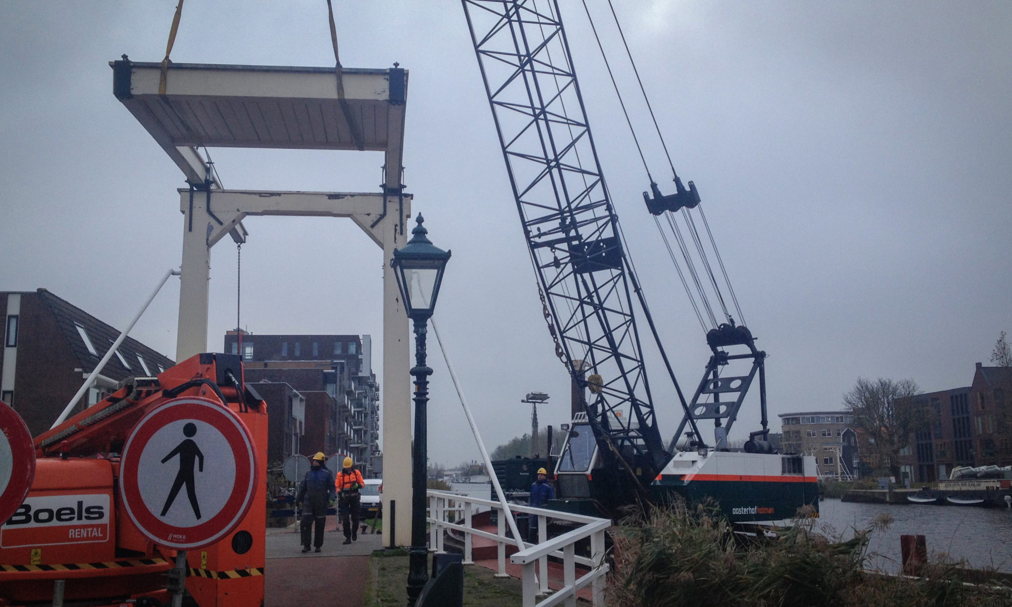 Oude Hondsboschebrug op de Eilandswal tijdelijk zonder bovenkant