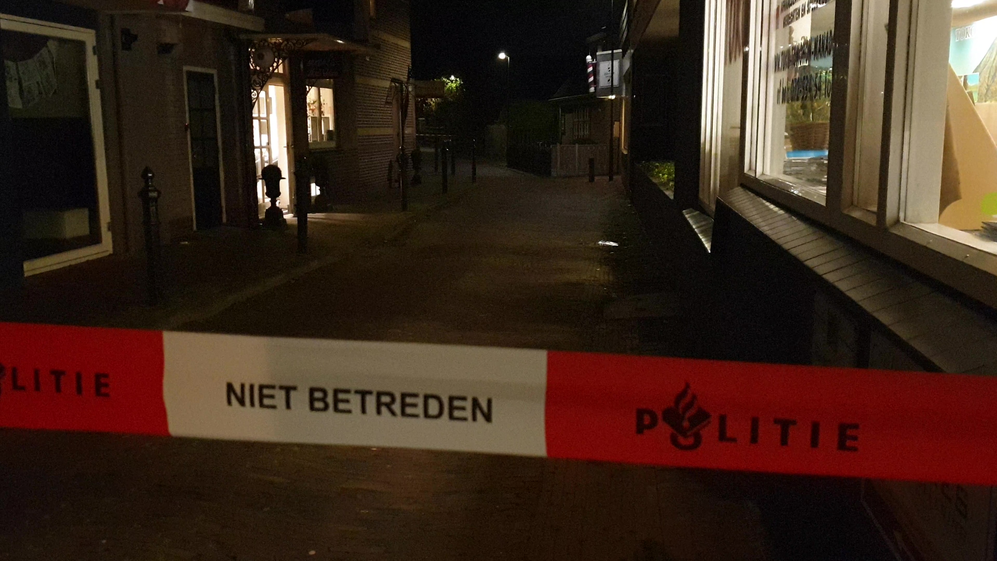 Twee overvallen kort na elkaar langs Middenweg in Heerhugowaard; één gewonde