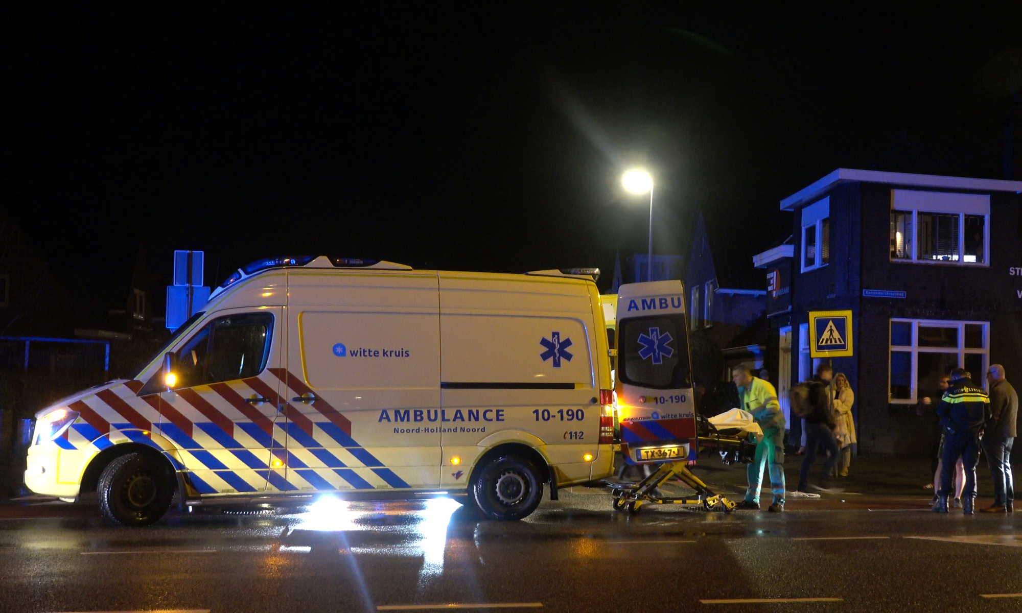 Voetganger geschept op zebrapad Kennemerstraatweg in Alkmaar