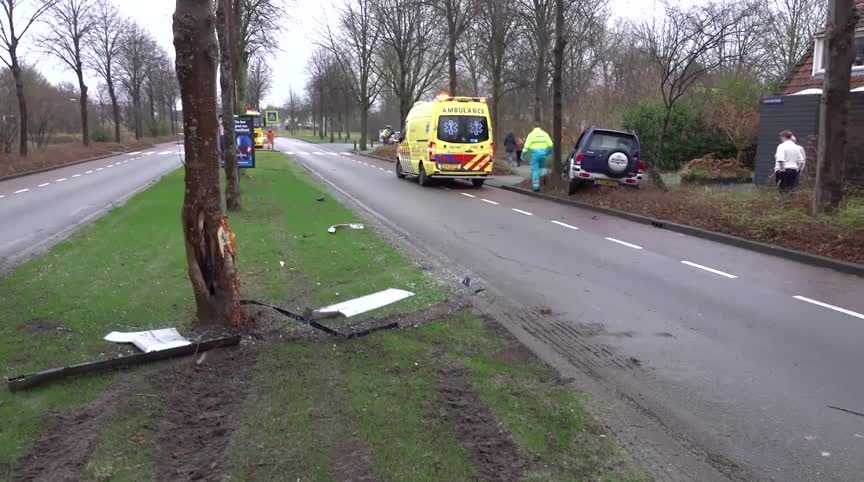 20200109 ALK auto uit bocht LaanvanParijs