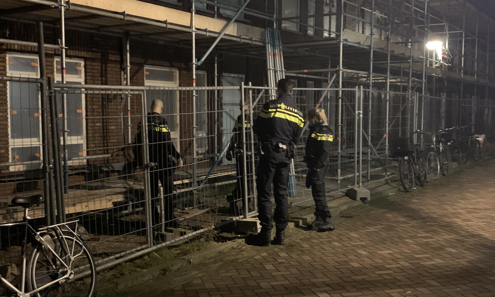 Politie zoekt tevergeefs naar persoon op bouwplaats aan Wo