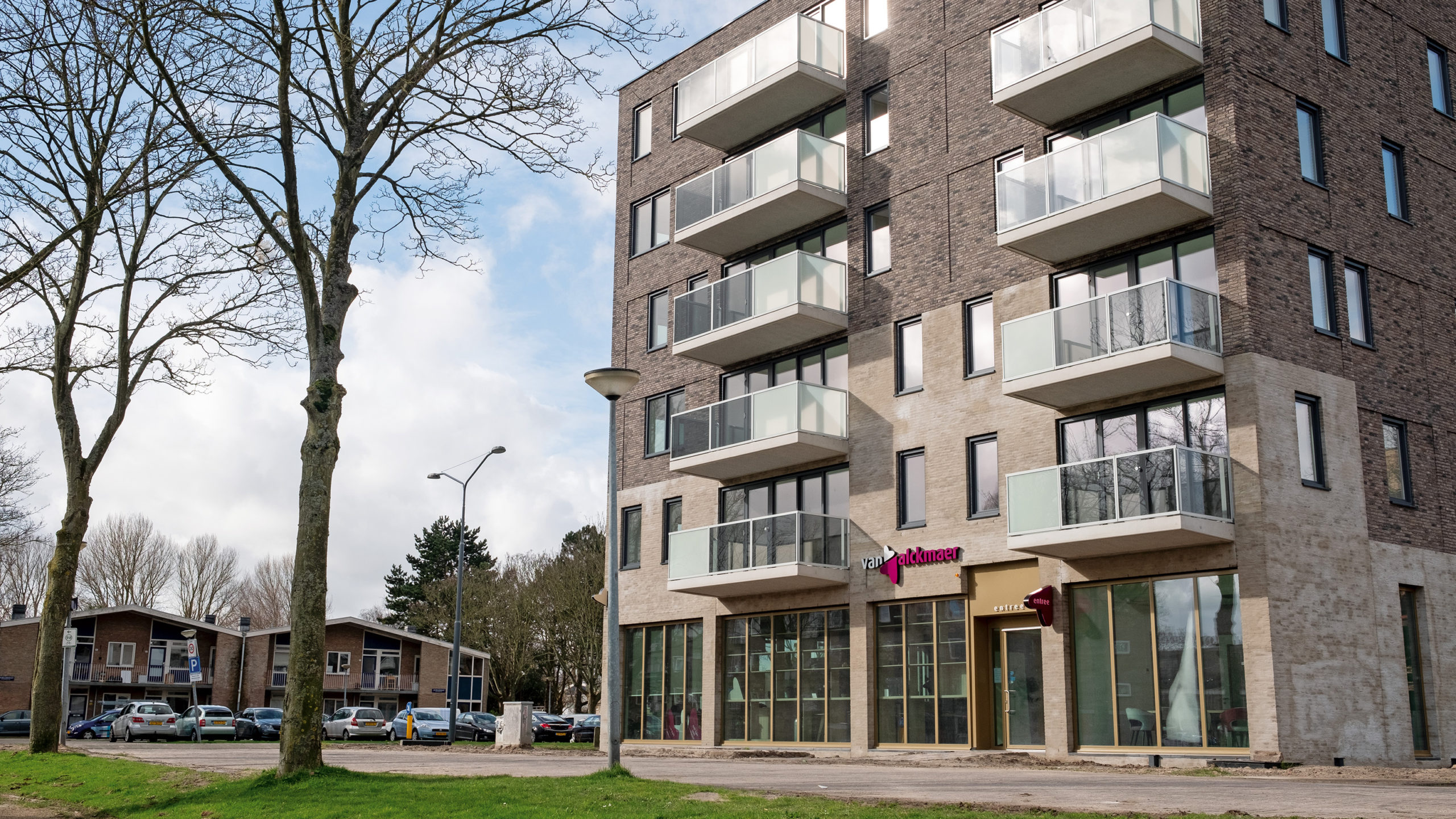 Nieuw kantoor en logo voor Woningstichting Van Alckmaer 🗓