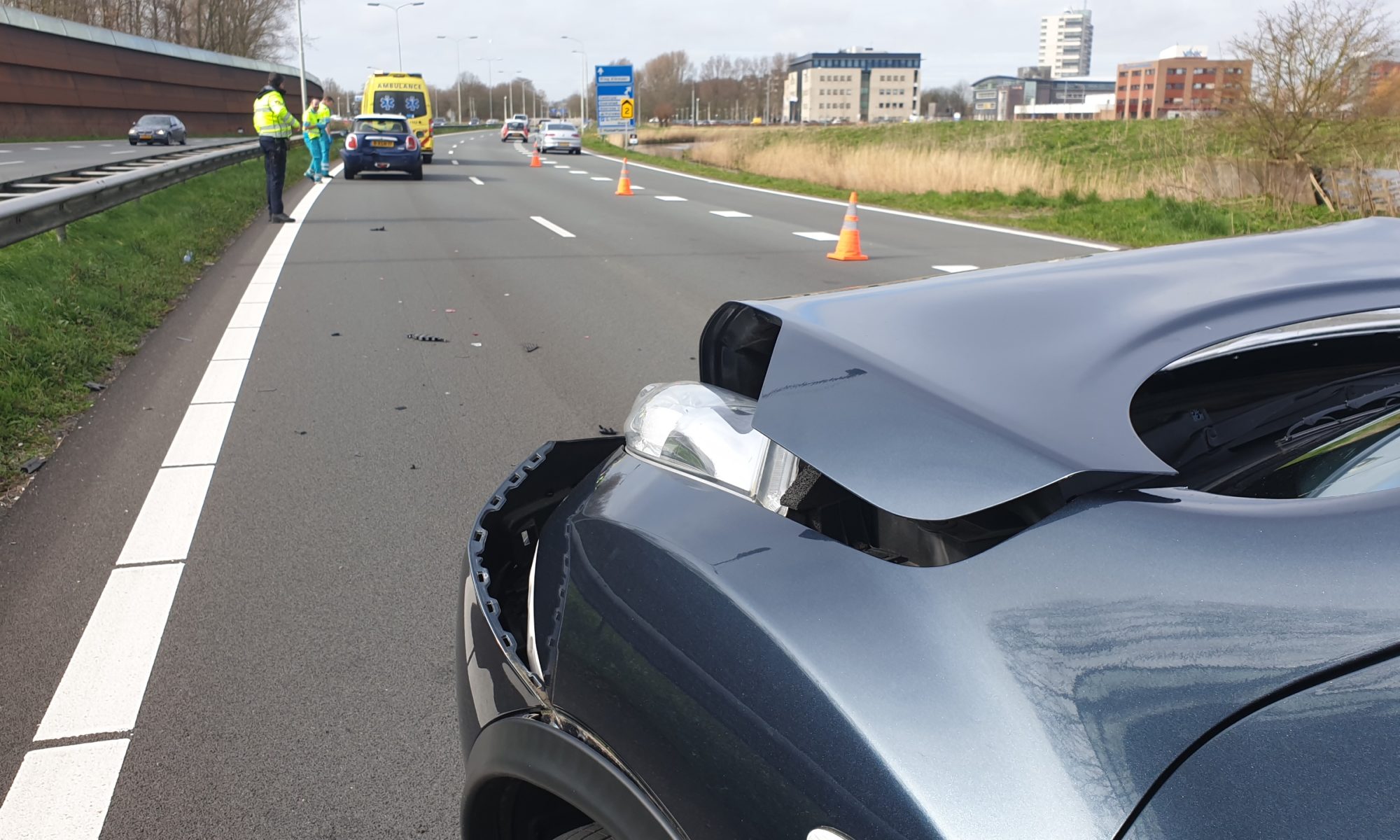 Gewonde bij harde kop-staartbotsing op Nollenweg in Alkmaar