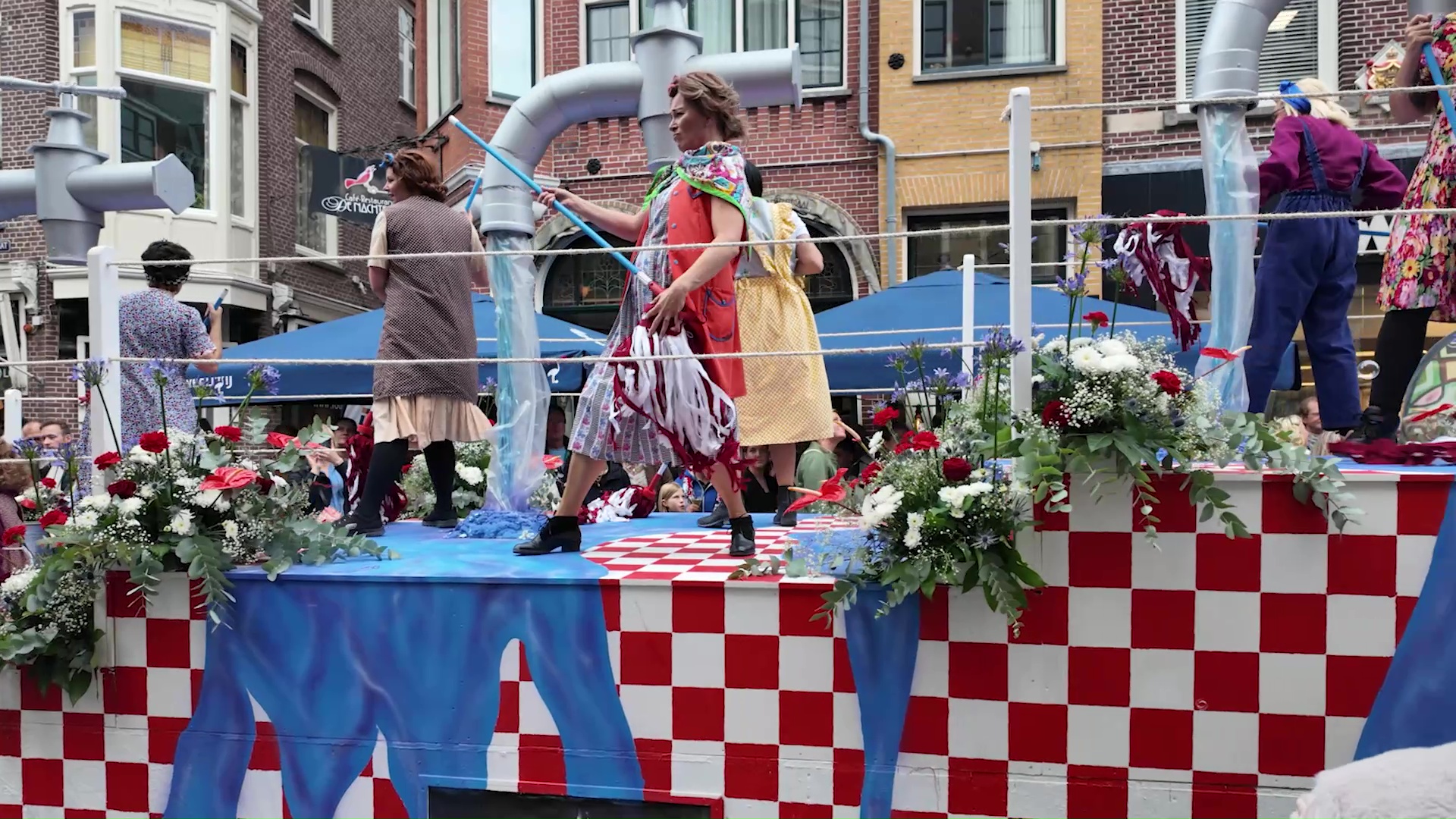 Dweilen met de kraan open Alkmaar Ontzet