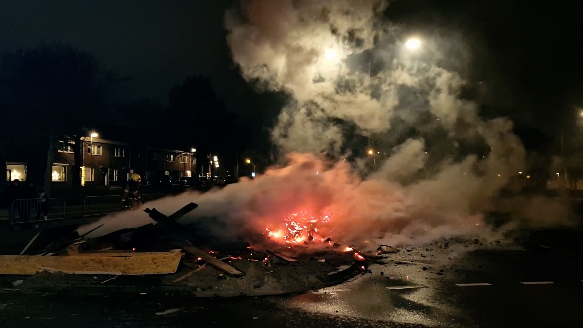 Ook Alkmaars vreugdevuur eerder ontstoken (en geblust)