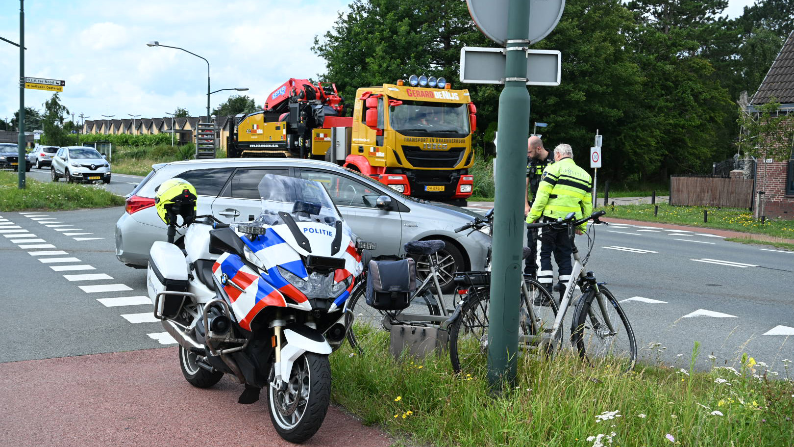 Fietser gewond door aanrijding op Kennemerstraatweg