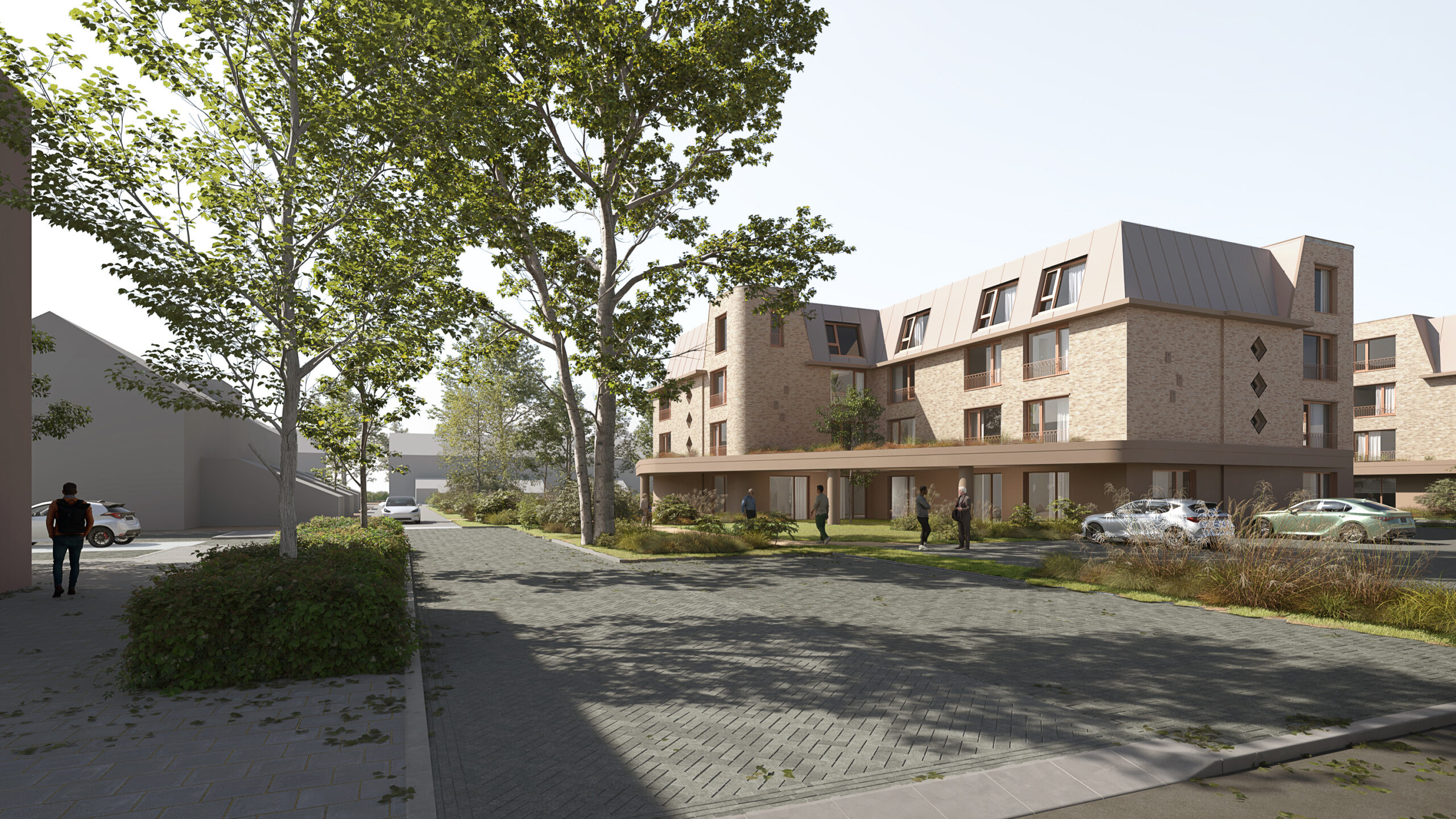 Moderne bakstenen appartementencomplex met vier verdiepingen, omgeven door groen en bomen, met geparkeerde auto's en enkele wandelaars op straat.