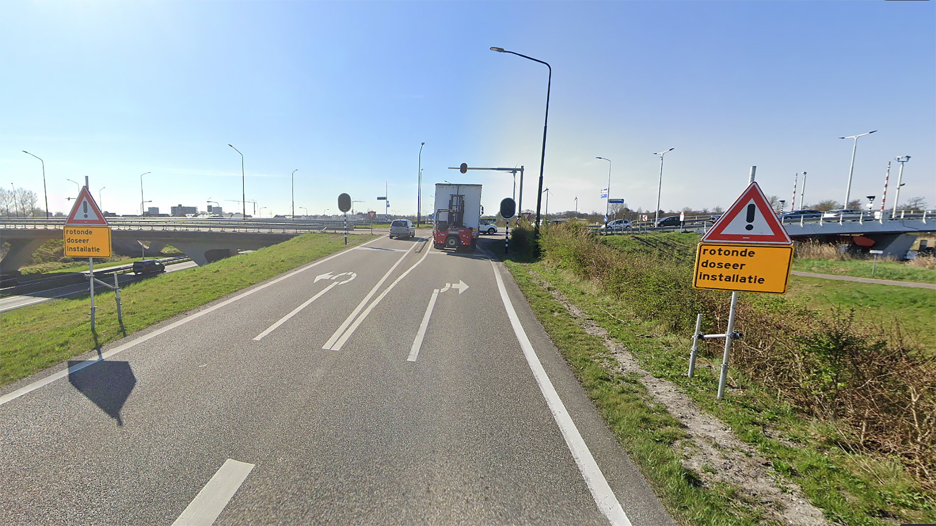 Verkeerslichten op omleidingsroutes rond spooronderdoorgang Zuidtangent blijven staan