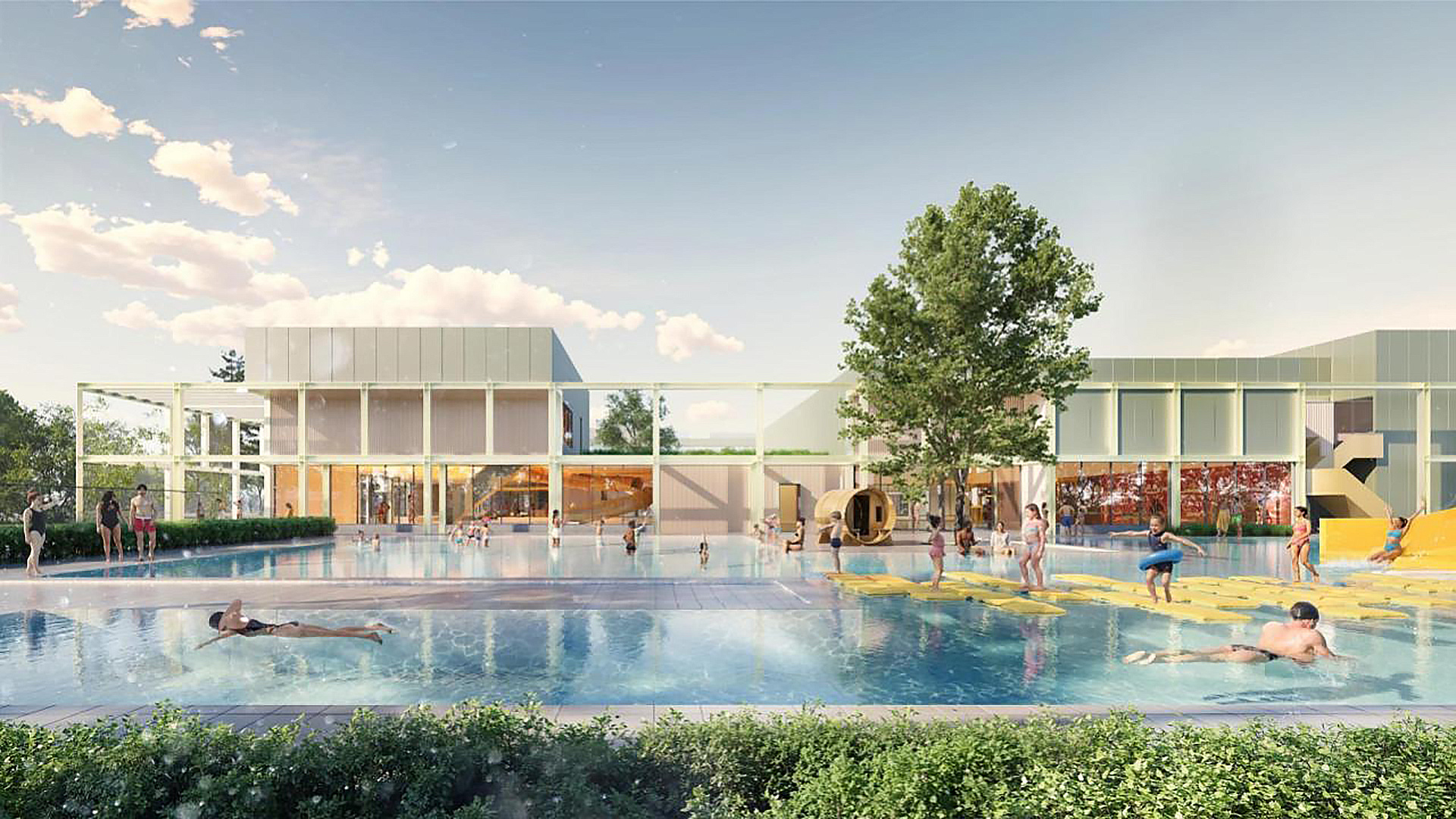 Modern zwembad met verschillende zwemmers, omgeven door groen, en een gebouw op de achtergrond onder een heldere hemel.