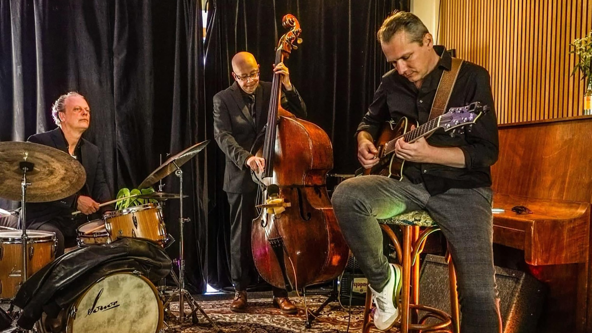 Joost Zoeteman Trio met ‘Standard – No Standard’ in Podium De Brouwerij 🗓
