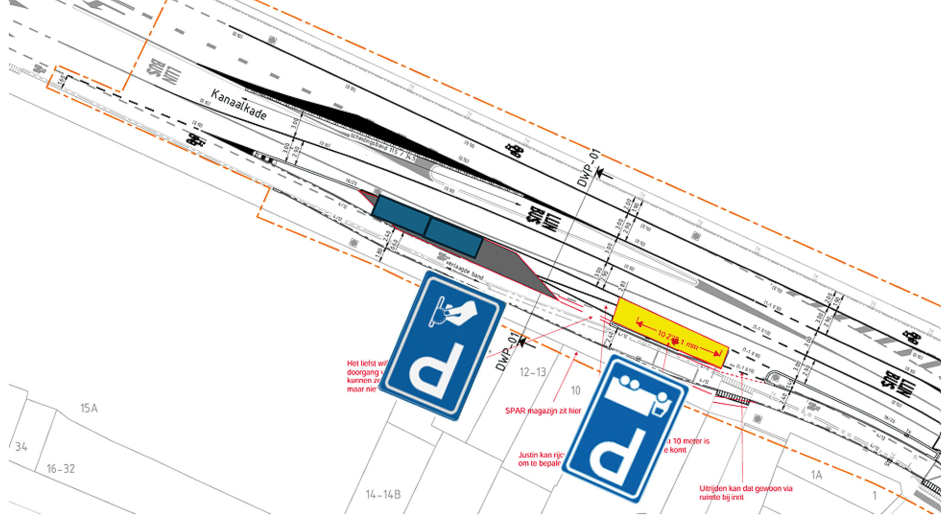 Plattegrond van Kanaalkade met parkeerborden, aanduidingen van rijroutes en opmerkingen in rood; gedetailleerde verkeerssituatie.
