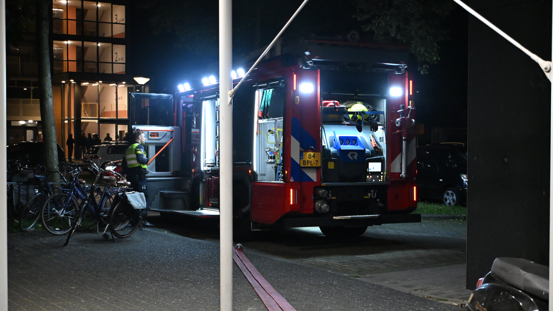 Grote inzet brandweer in Alkmaar blijkt loos alarm door kortsluiting in flat