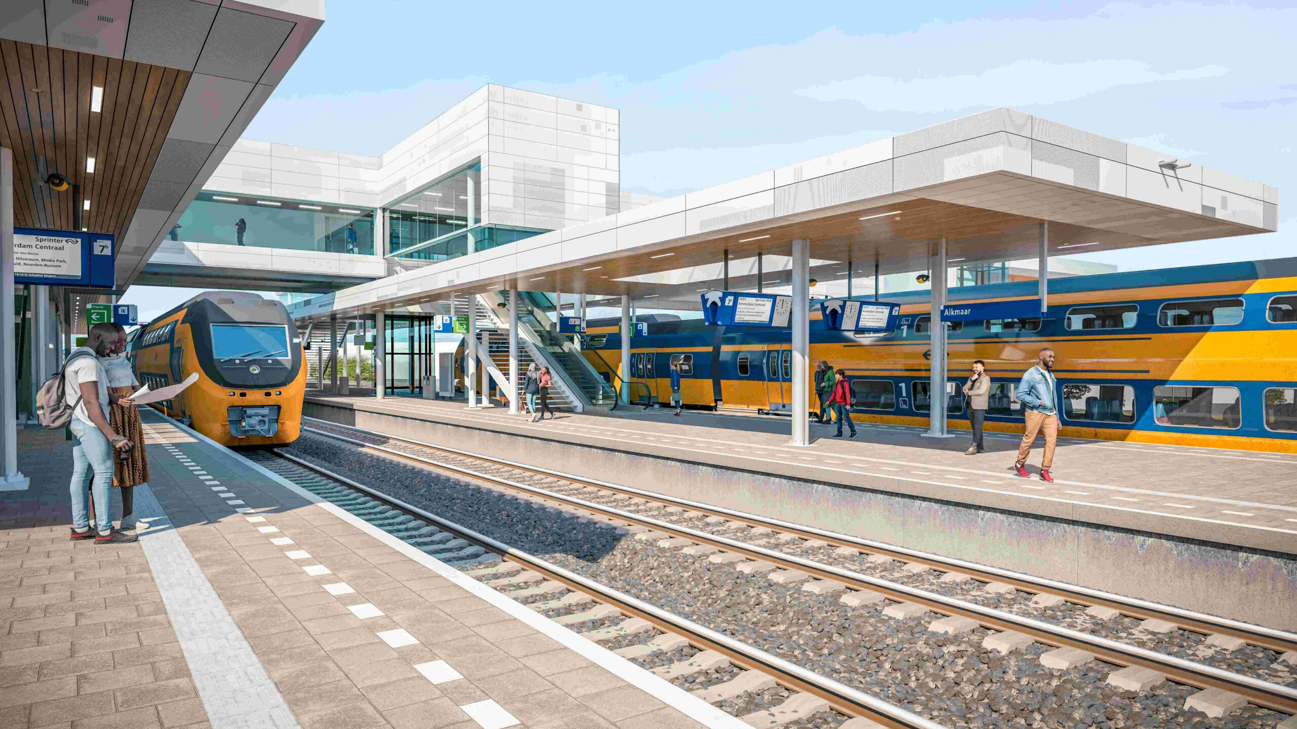Modern treinstation met perrons, NS-dubbeldekker en binnenkomende trein, reizigers en bord met Alkmaar